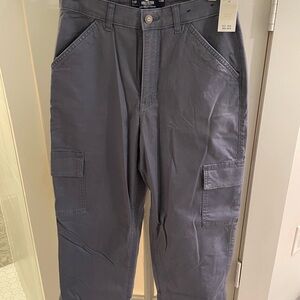 Hollister women’s Dark Gray Cargo Pants - Utility Style NWT